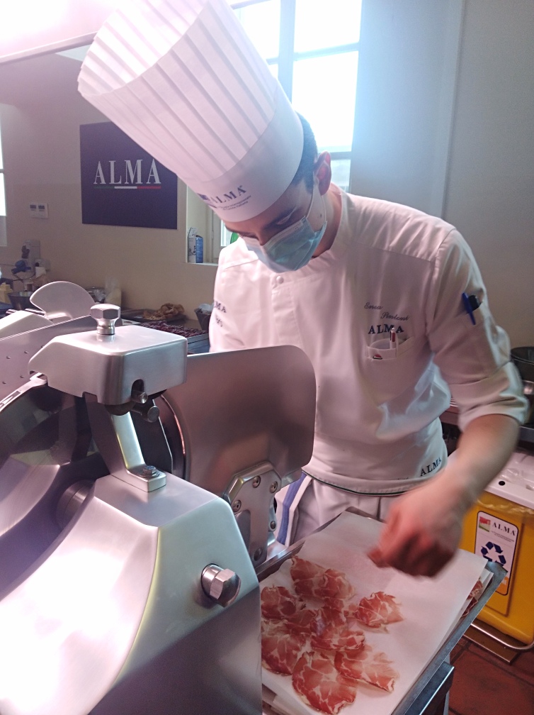 Continua la collaborazione tra il Consorzio dei Salumi Dop Piacentini e il Consorzio della Focaccia di Recco con il Formaggio IGP
D.M. 0311610 del15/06/2023